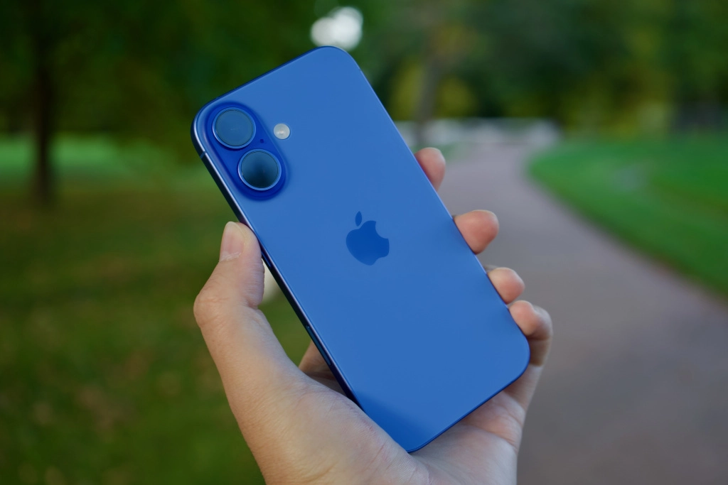 iPhone 16